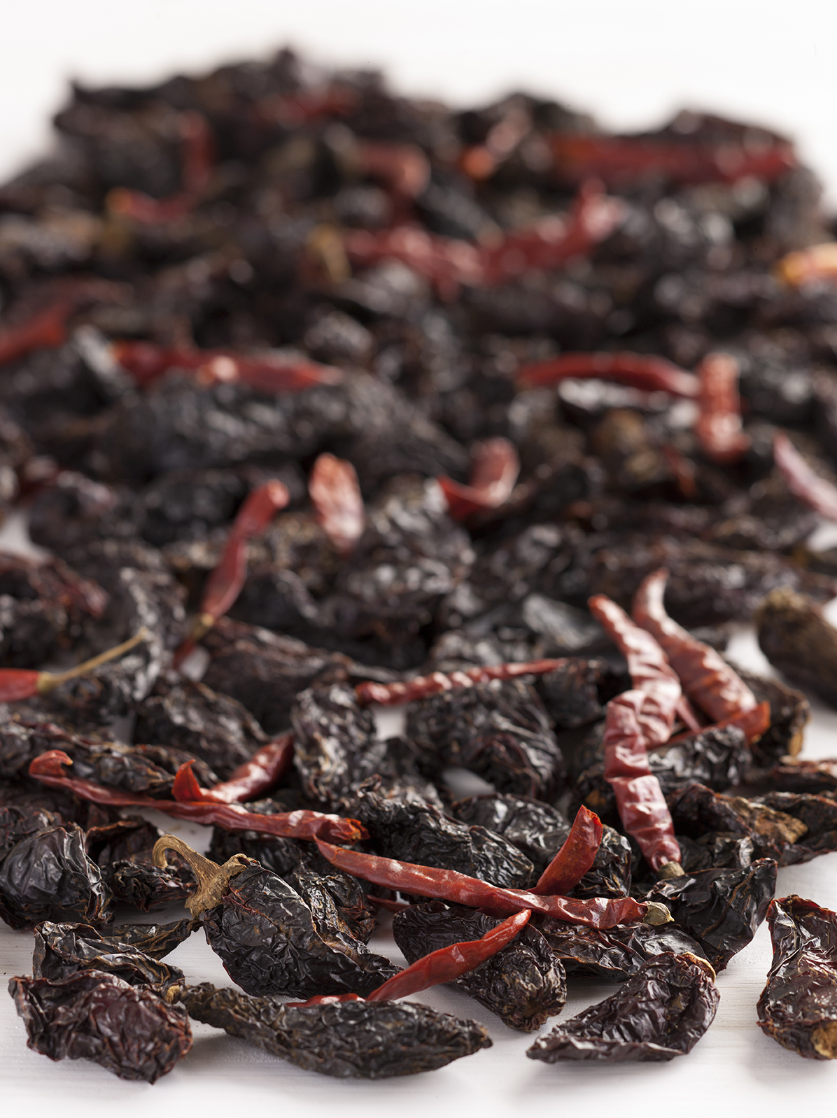 DRIED PEPPERS_00095_72dpi Varieties and Forms of Chipotles