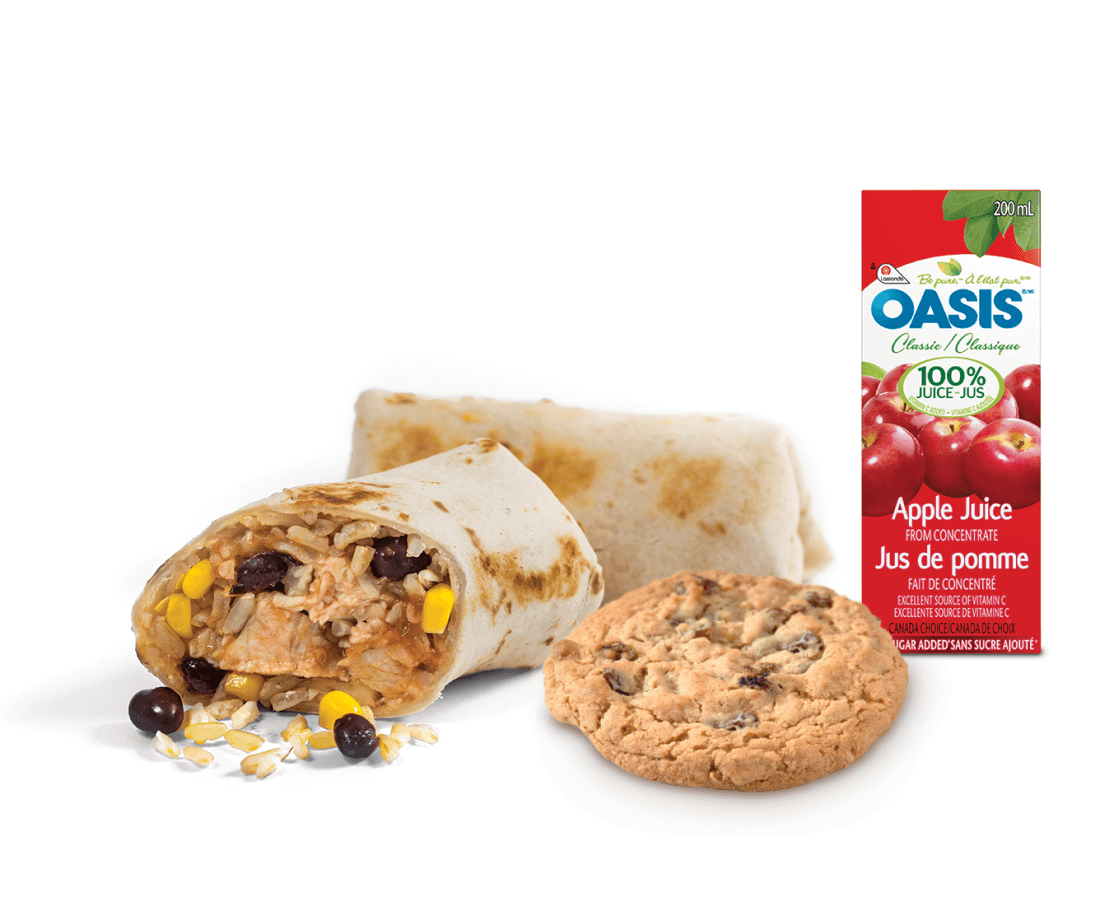 Repas pour enfants avec burrito, biscuit et jus de fruit